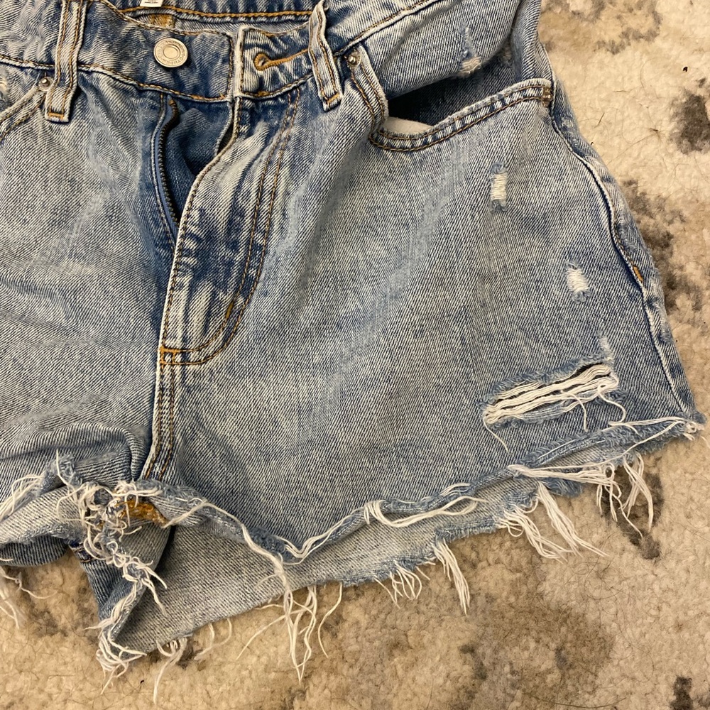 Dynamite Size 26 Denim cutoff shorts light wash - Picture 3 of 5